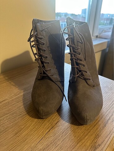 41 Beden Bershka dolgu topuk bot