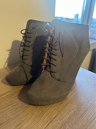 41 Beden gri Renk Bershka dolgu topuk bot