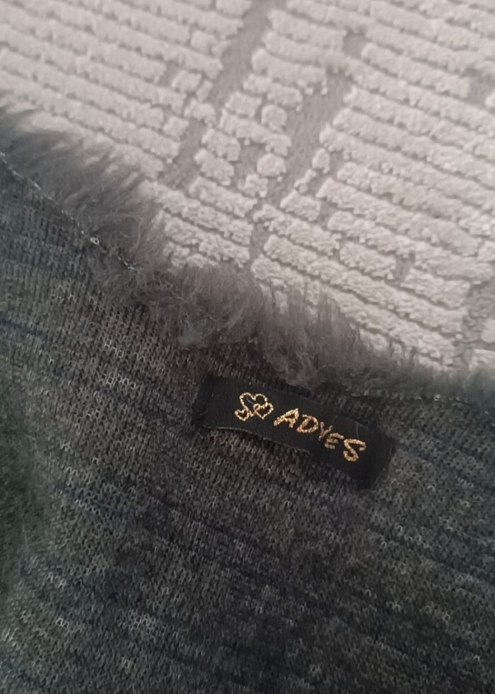 "ADYES Gri Peluş Yelek - Yumuşak Dokulu, Şık ve Sıcak" - Görsel 3