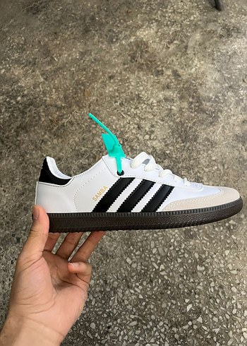 Adidas Beyaz Siyah Kadın Spor Ayakkabı