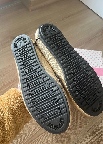 Bej Deri Tokalı Kadın Babet - Görsel 3