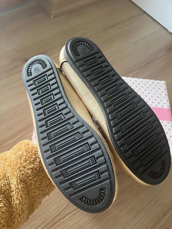 Bej Deri Tokalı Kadın Babet - Görsel 3