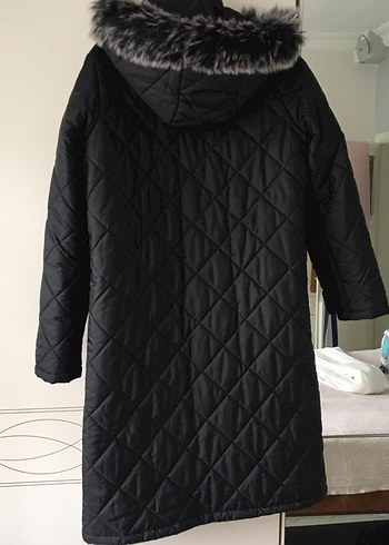 Kürk Detaylı Uzun Siyah Kadın Kışlık Mont - Görsel 4