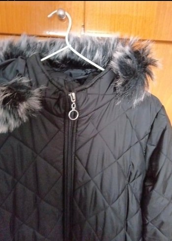 Kürk Detaylı Uzun Siyah Kadın Kışlık Mont - Görsel 6