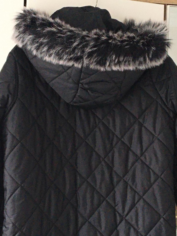 Kürk Detaylı Uzun Siyah Kadın Kışlık Mont - Görsel 5