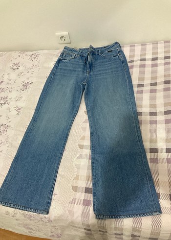 Mavi Düğmeli Bol Kesim Midi Jean