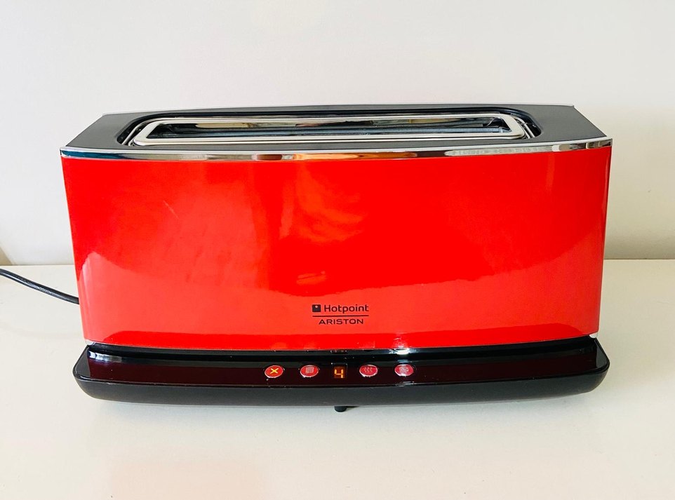 Kırmızı Hotpoint Ariston Ekmek Kızartma Makinesi - Görsel 3
