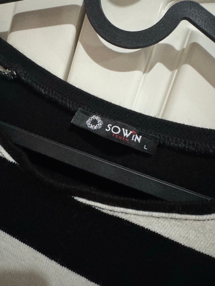 Uzun Kollu Siyah Beyaz Çizgili Kadın Kazak - Görsel 2