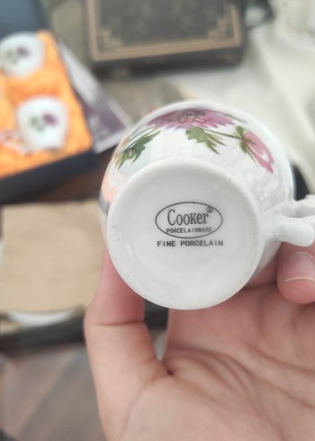 Beyaz Çiçek Desenli Porselen Fincan ve Tabağı 6lı - Görsel 5