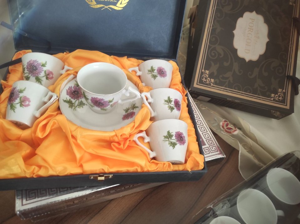 Beyaz Çiçek Desenli Porselen Fincan ve Tabağı 6lı - Görsel 4