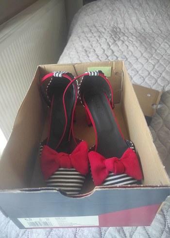 kırmızı topuklu ayakkabı - Görsel 6