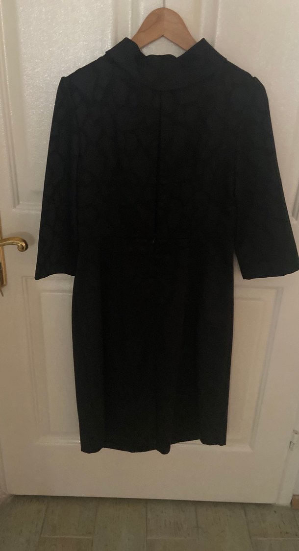 Siyah çok şık siyah kendinden desenli elbise - Görsel 4