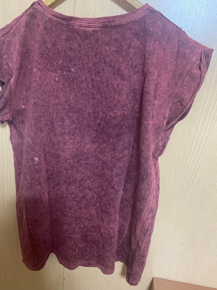 Bordo Kız Tişörtü Düğmeli ve Baskılı - Görsel 3