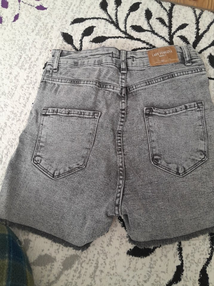 Gri Düğmeli Kadın Denim Mini Şort - Görsel 2