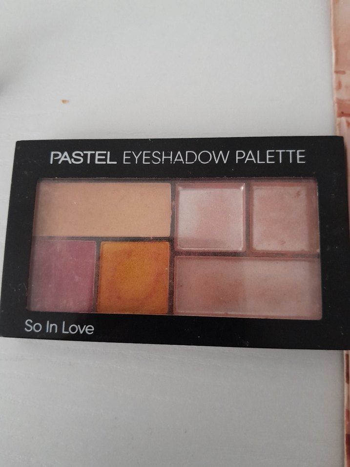 Bej Tonlarda Göz Farı Paleti - Görsel 2