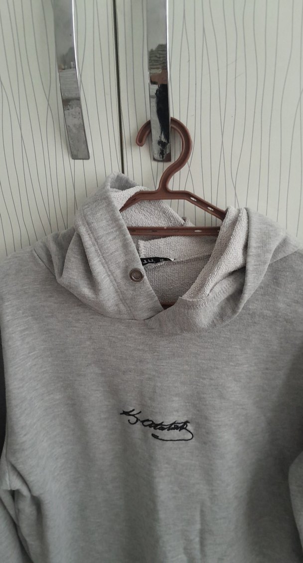 Gri Kapüşonlu Kadın Sweatshirt - Görsel 2