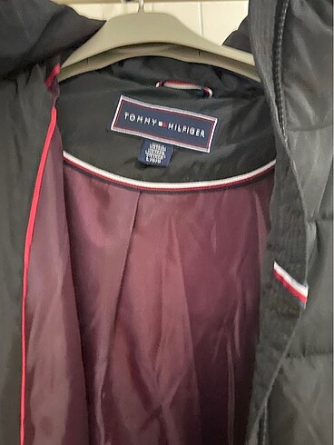 l Beden Tommy hilfiger siyah kürklü şapkalı beli kemerli kaban