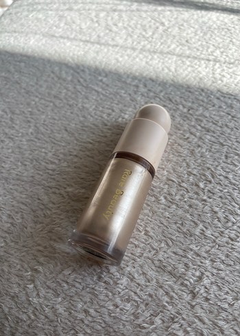 Rare beauty highlighter