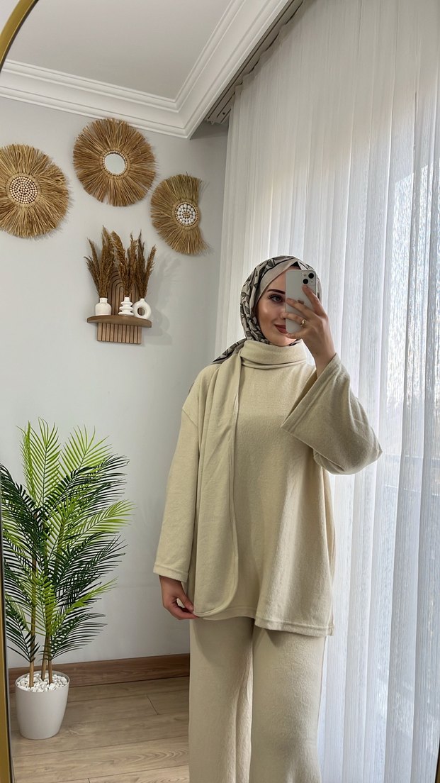 Bej Kadın Şallı Rahat ve Şık Takım - Görsel 4