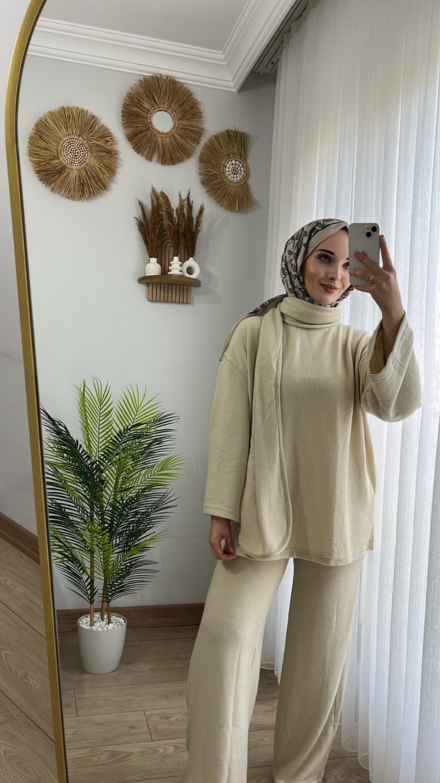 Bej Kadın Şallı Rahat ve Şık Takım - Görsel 3