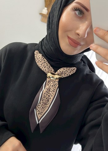 Siyah Fular detaylı eşofman takımı - Görsel 5