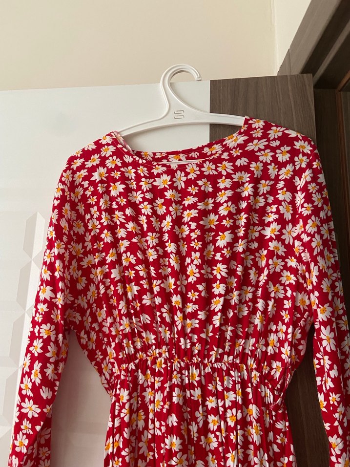 Kırmızı Çiçek Desenli Uzun Kadın Elbise - Görsel 3