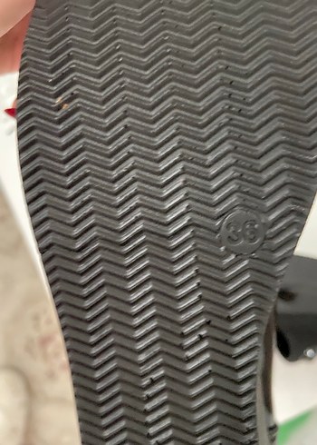 Siyah tabanlı ayakkabı - Görsel 4