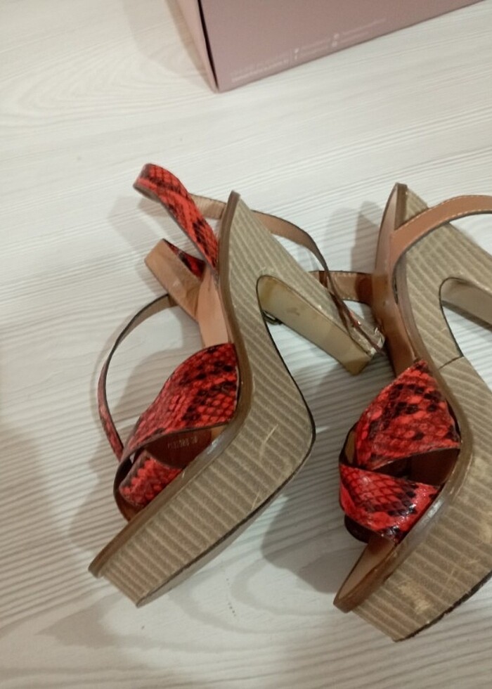 Desenli topuklu - Görsel 2