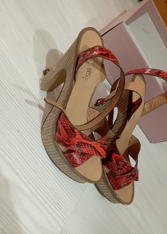 Desenli topuklu - Görsel 4