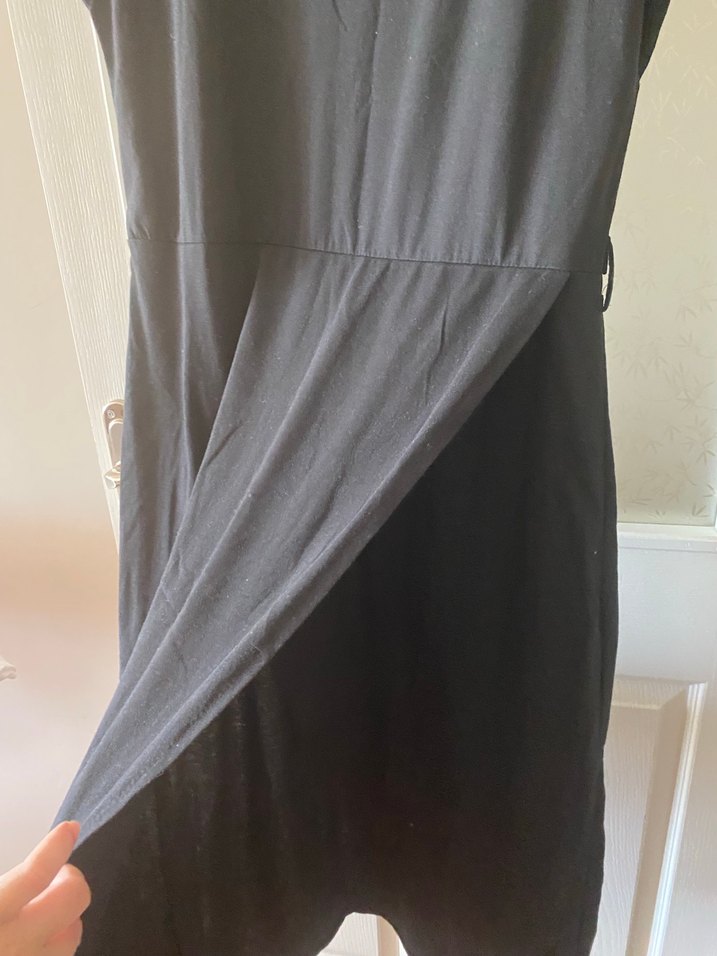 Siyah Kısa Kollu Salaş Elbise - Görsel 2