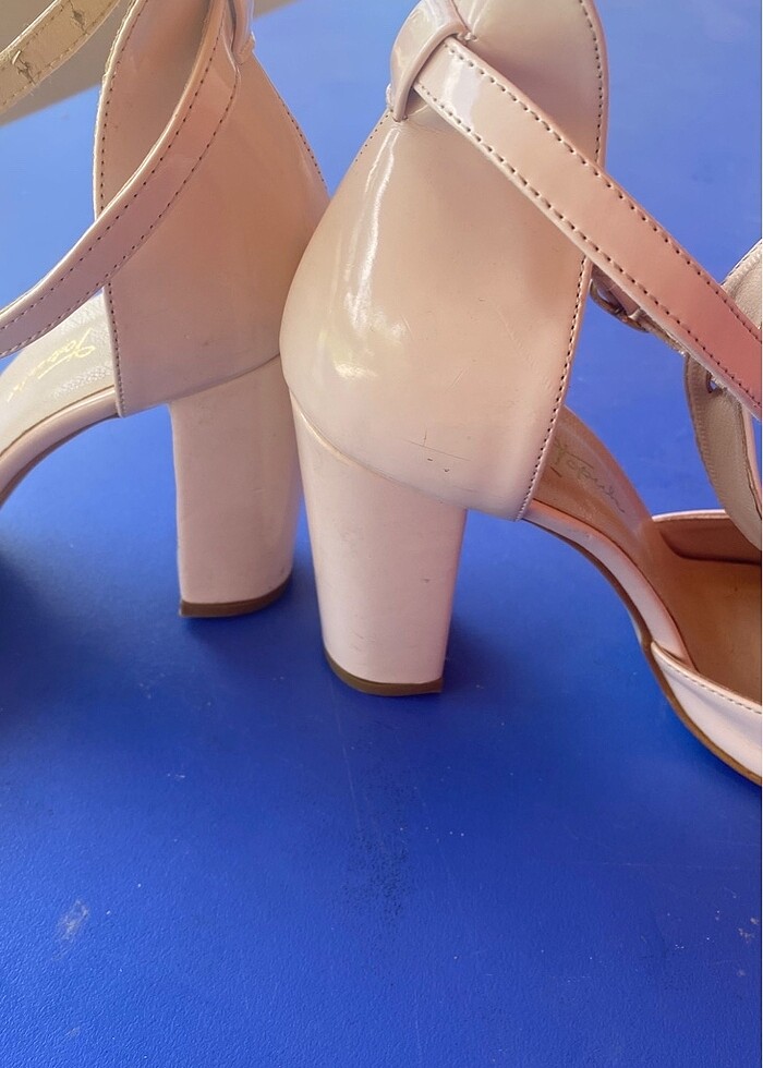 Topuklu ayakkabı - Görsel 2