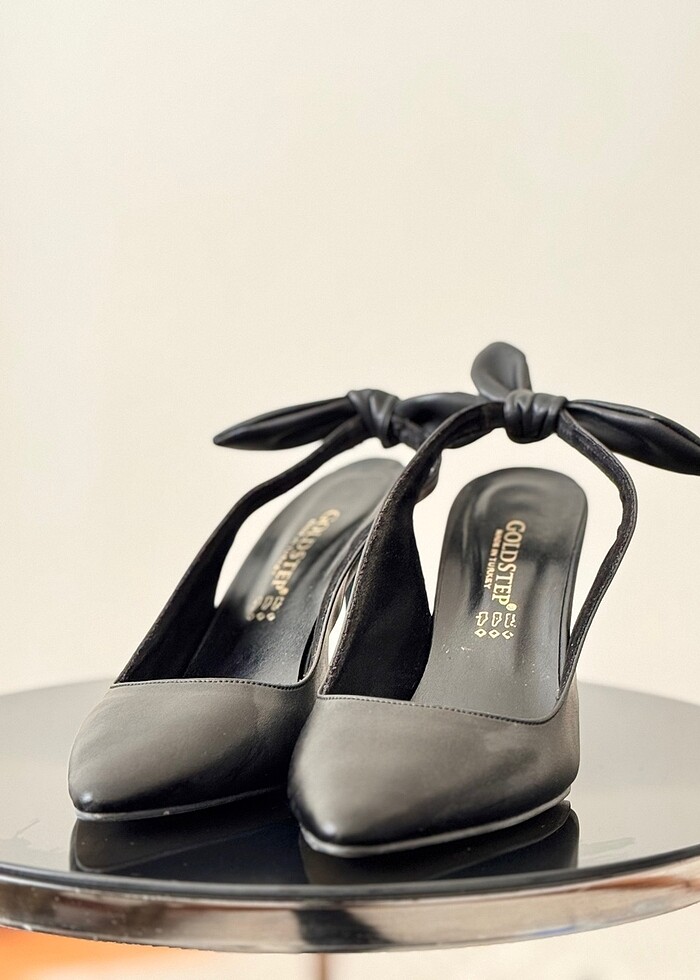 Kurdele detaylı topuklu ayakkabı - Görsel 2