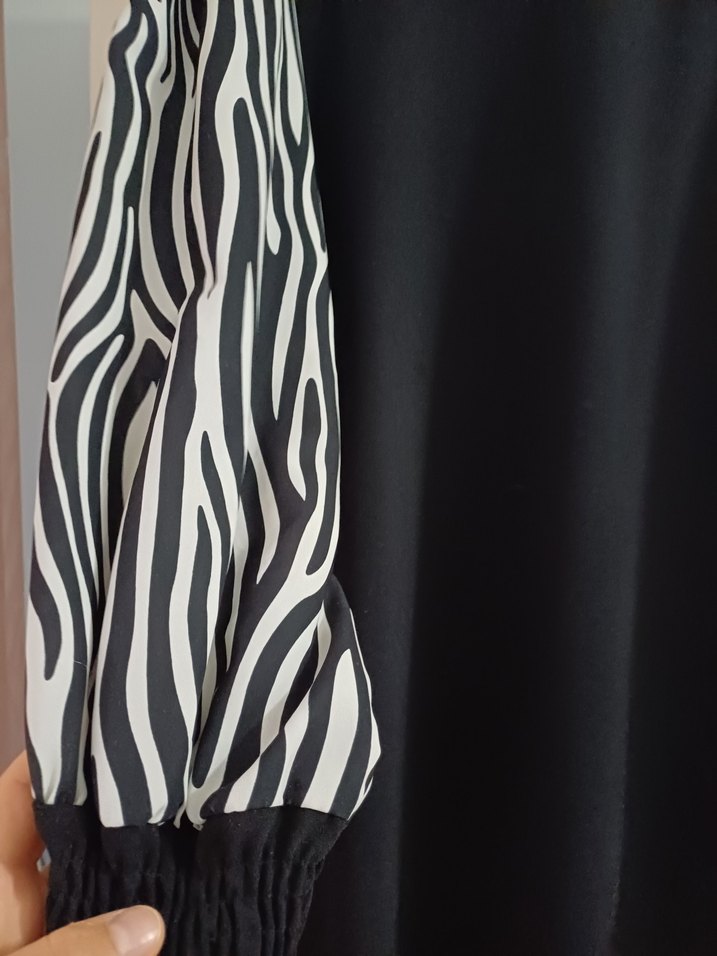 Diger Siyah Zebra Desenli Uzun Elbise - Görsel 2