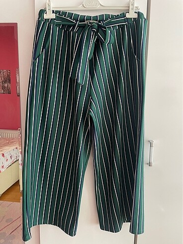 Çizgili Likralı Yeşil Pantolon - Görsel 2