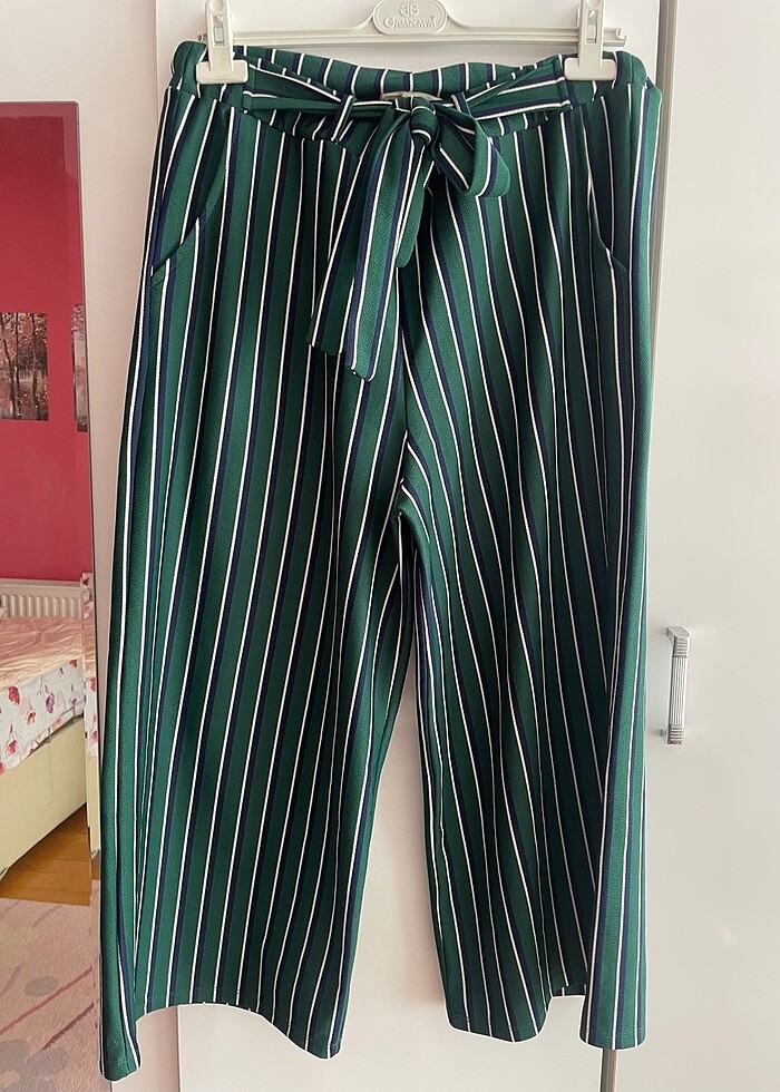 Çizgili Likralı Yeşil Pantolon - Görsel 2