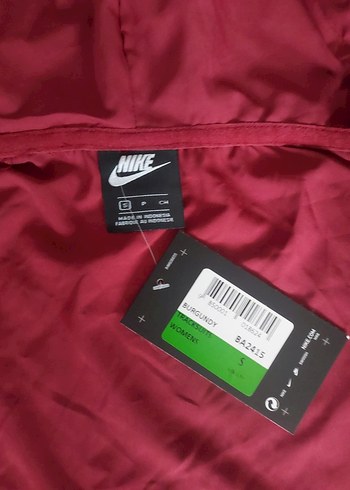 Nike Kapüşonlu Rüzgarlık - Görsel 4