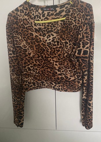 Kahverengi Leopar Desenli V Yaka Bluz