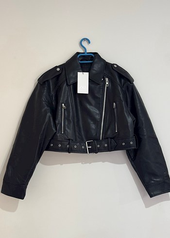 ZARA ORİJİNAL SIFIR VE ETİKETLİ SUNİ DERİ CROP BIKER CEKET