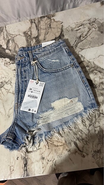 36 Beden mavi Renk YÜKSEK BEL KAVİSLİ TRF DENIM ŞORT