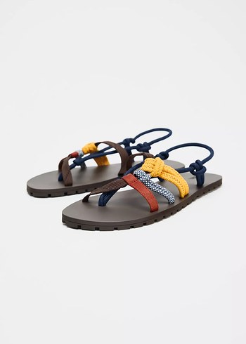 ZARA RENKLİ KAYIŞLI SANDALET