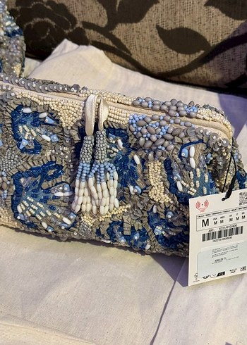 Beden ZARA BONCUKLU CLUTCH Boncuk İşlemeli Mavi Çanta