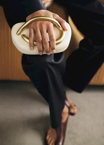 Beden ZARA ETİKETLİ ALTIN KLİPSLİ KUTU ÇANTA CLUTCH