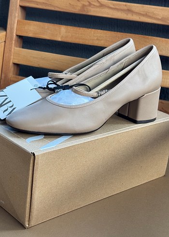 ZARA SIFIR Bej Tokalı Kadın Klasik Topuklu Ayakkabı