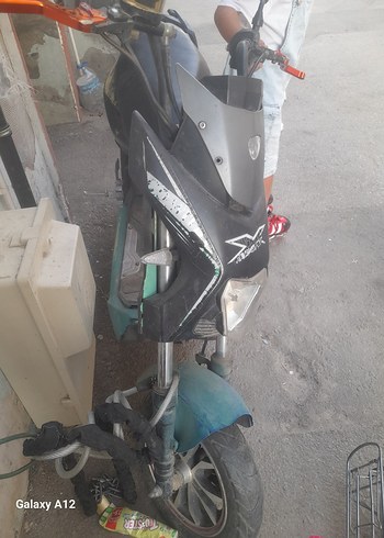 Turuncu Baskılı Plastik Motosiklet Dizlik - Görsel 5