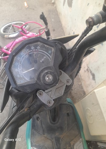 Turuncu Baskılı Plastik Motosiklet Dizlik - Görsel 6