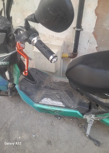 Turuncu Baskılı Plastik Motosiklet Dizlik - Görsel 4