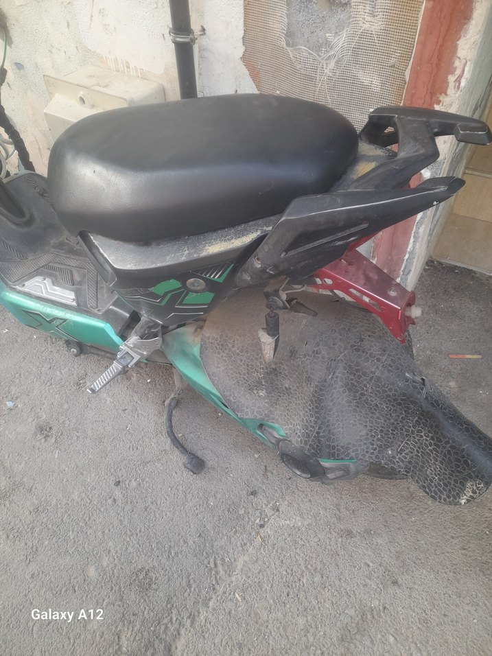 Turuncu Baskılı Plastik Motosiklet Dizlik - Görsel 3