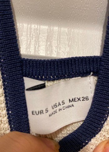 Bershka V Yaka Triko Beyaz Kadın Atlet