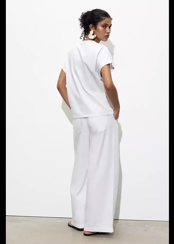 Kadın Beyaz Kısa Kollu Pamuklu Tişört - Görsel 3