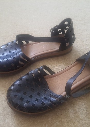Diğer Kadın Siyah Dolgu Topuklu Tokalı Sandalet